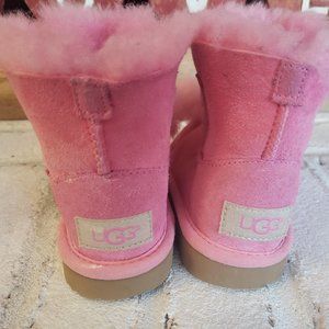 Ugg little girls size 6